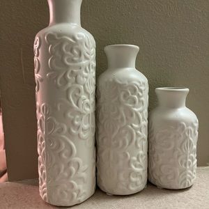 Embossed White Ceramic Vase Set